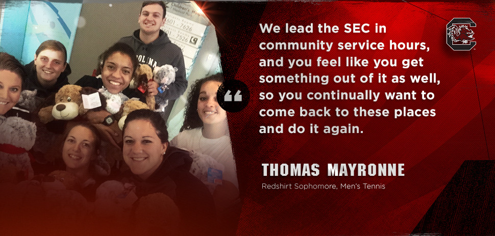 Gamecocks Get in the Spirit of Giving