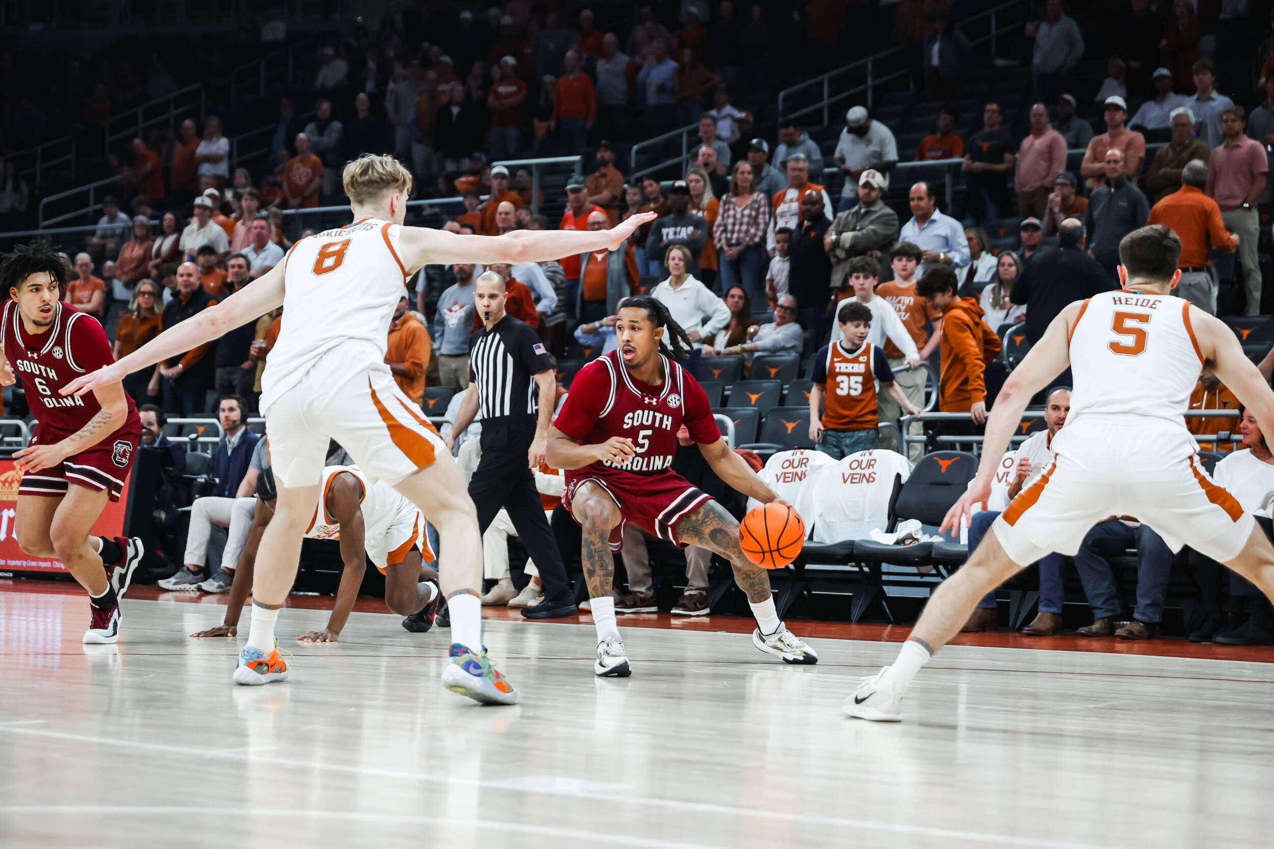 South Carolina Drops Road Game at Texas, 84-75