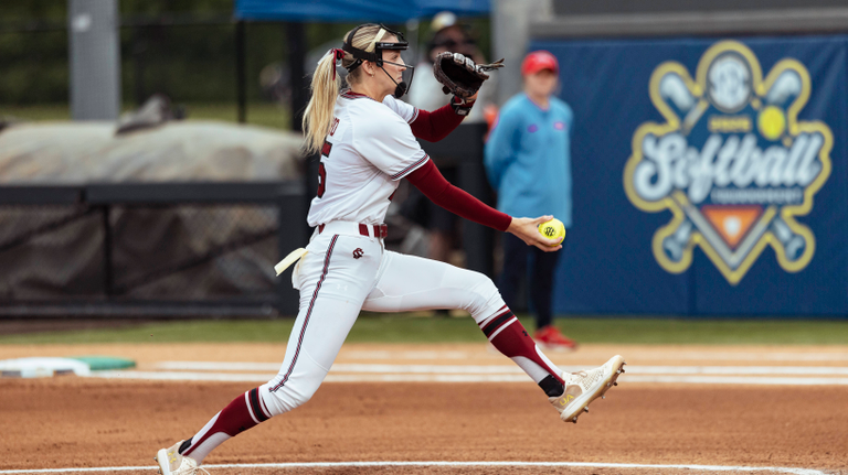 Jori Heard throws a pitch