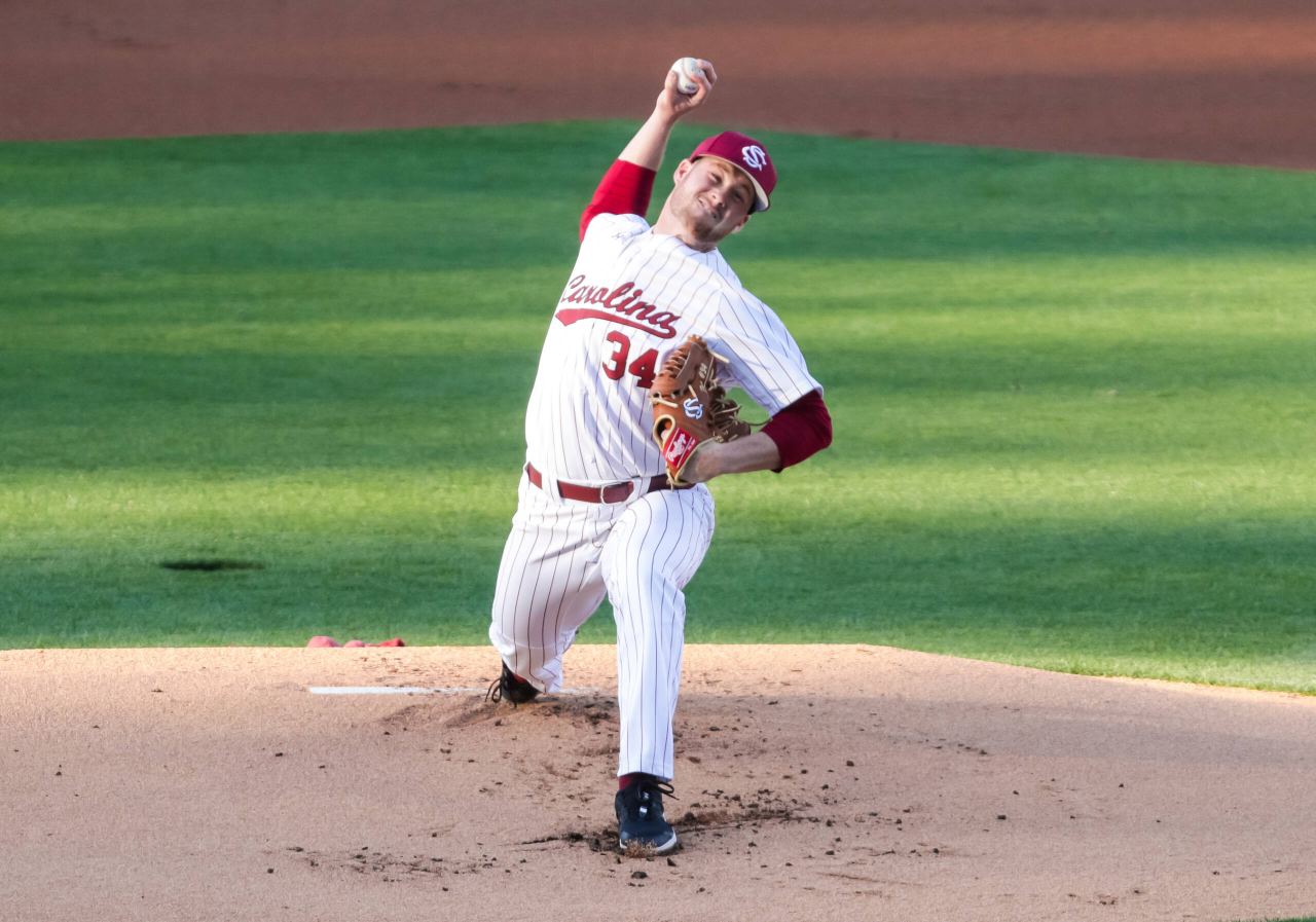 South Carolina Gamecocks pitcher Thomas Farr (34) pitches against the Arkansas Razorbacks.