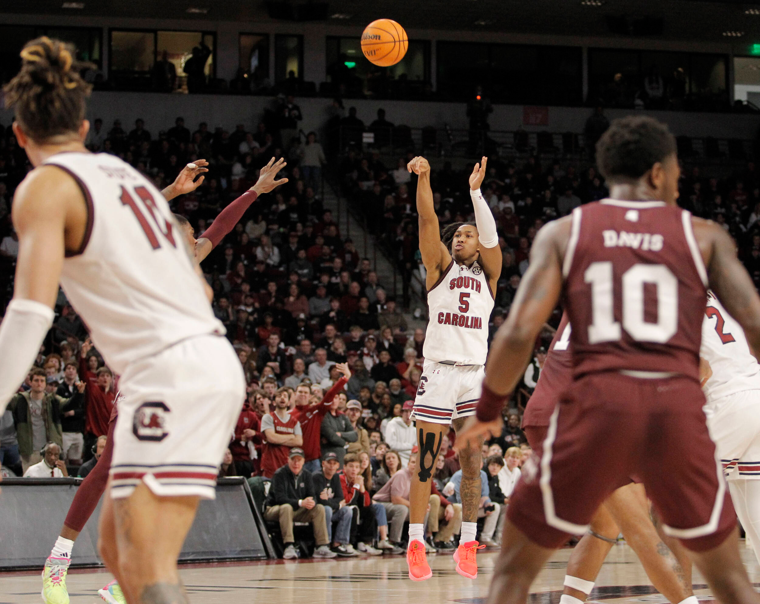 Johnson helps South Carolina hold off Mississippi State, 68-62 in SEC opener