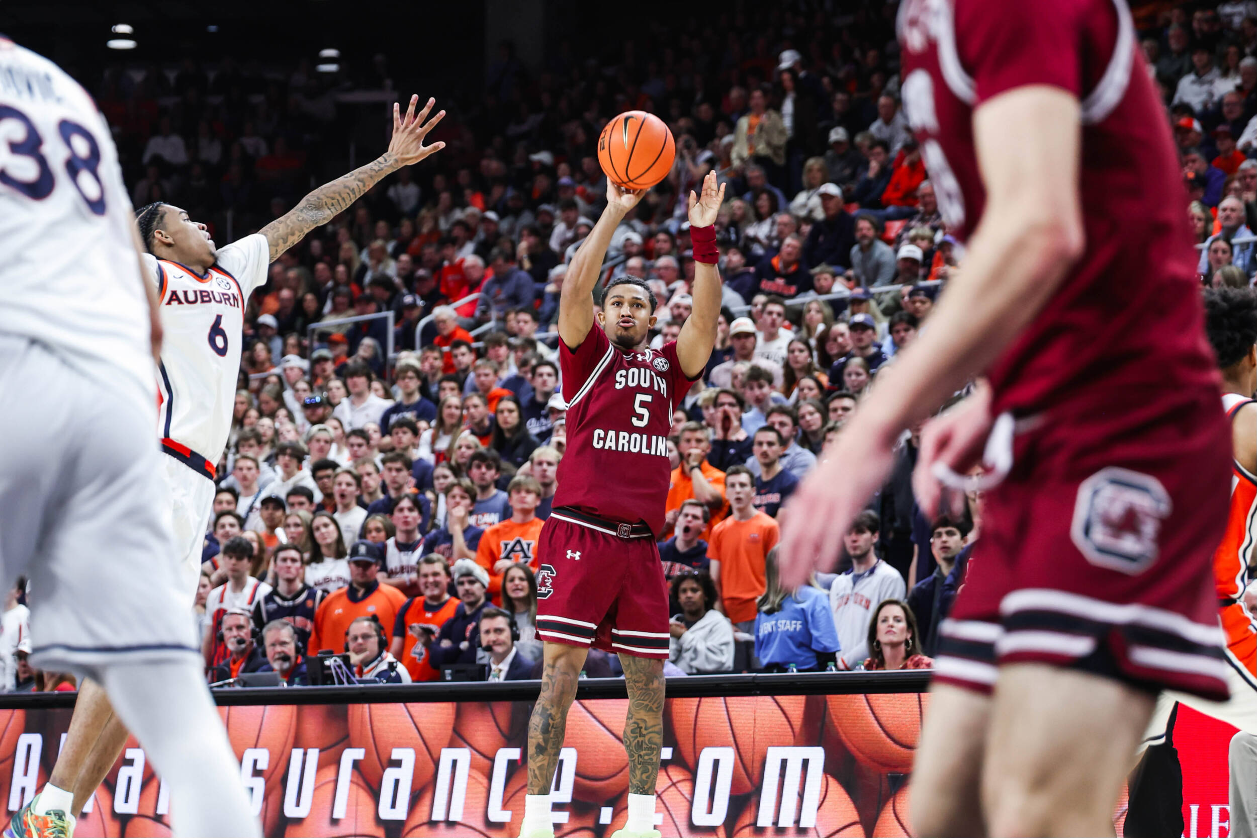 Gamecocks Late Rally Comes Up Shy at Auburn