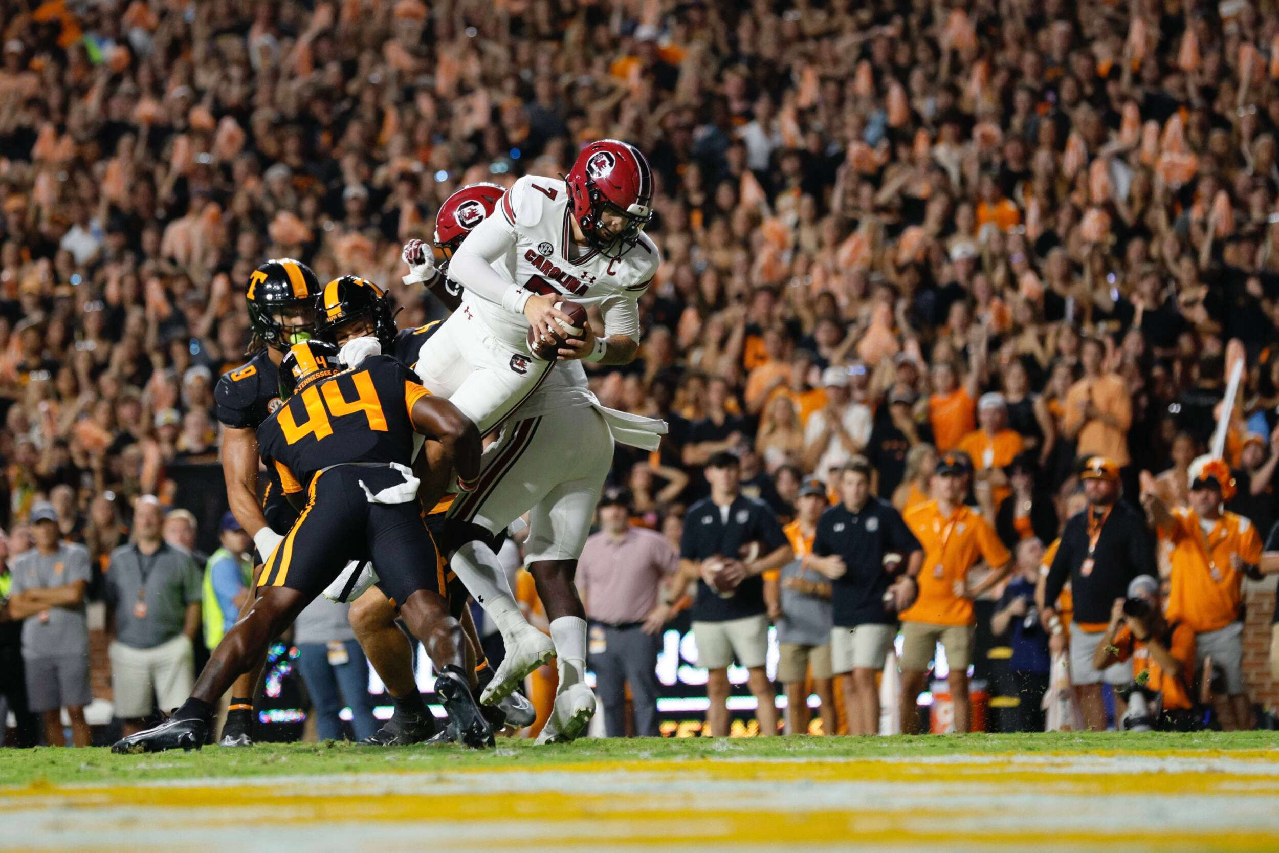 Football Falls at Tennessee Saturday Night – University of South Carolina  Athletics