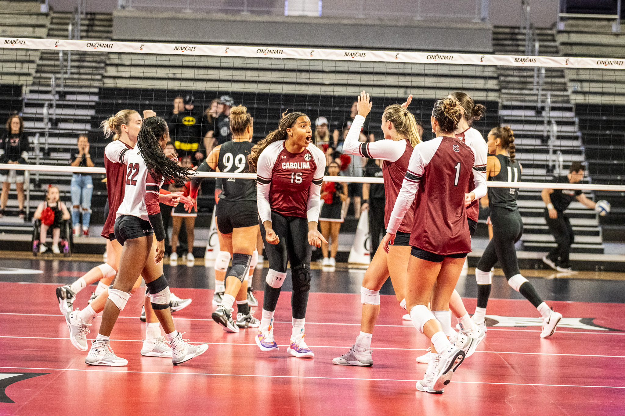 Historic Defensive Effort Boosts Volleyball to Comeback Road Win