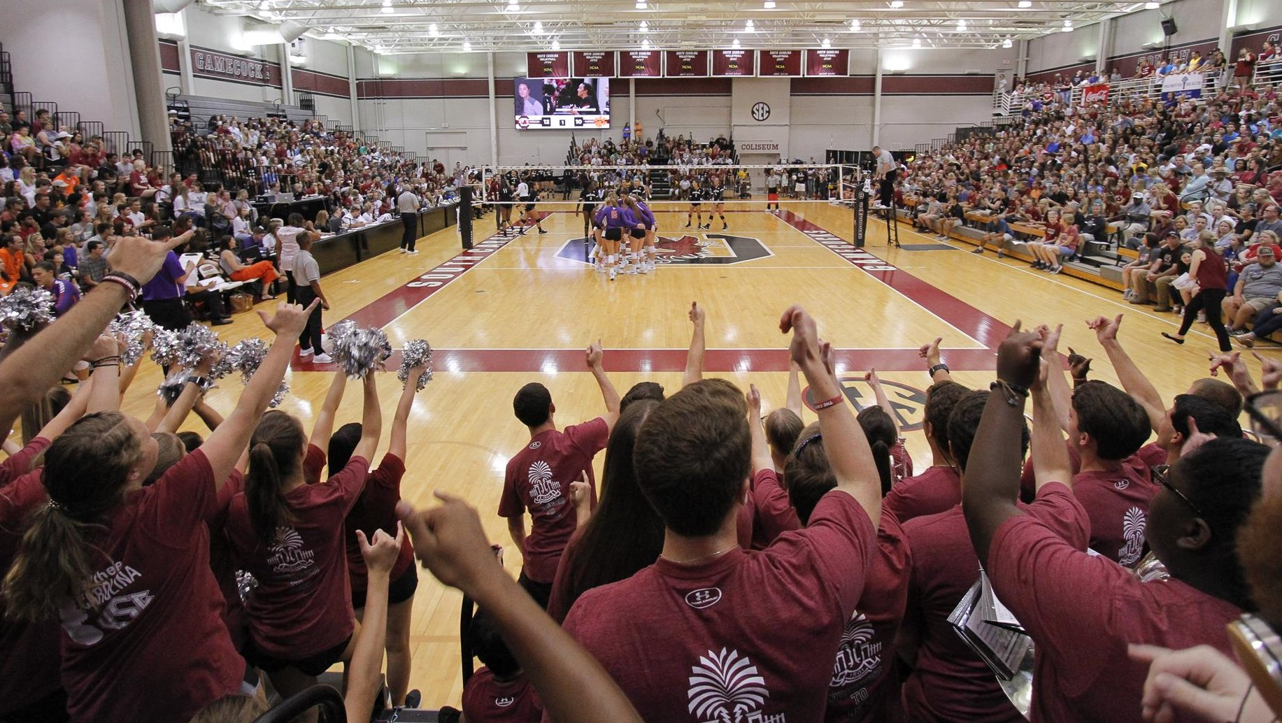 Volleyball Hosts Charlotte Tuesday Night