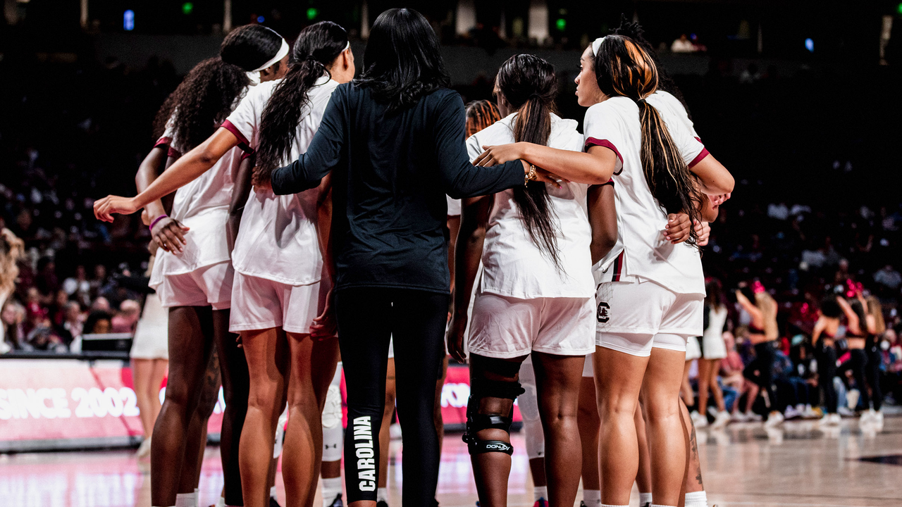 Team huddle vs. ETSU, 11/7/22Team huddle vs. ETSU, 11/7/22