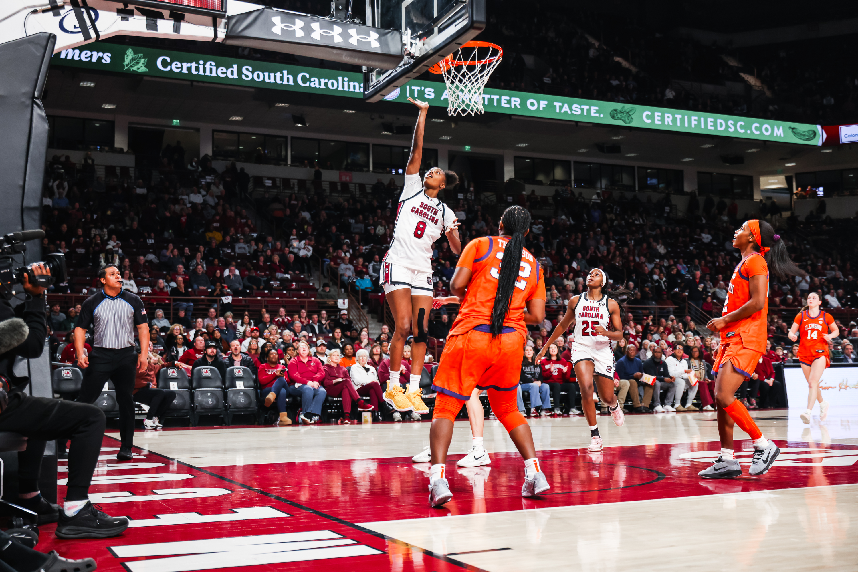 Edwards leads No. 2 South Carolina past Clemson