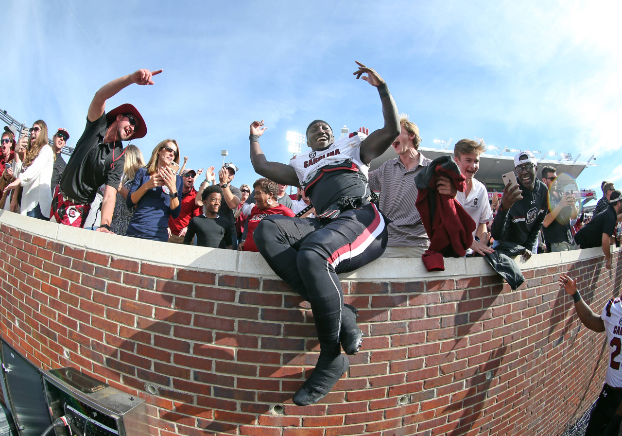 Deebo Samuel celebrates the win vs. Ole Miss | Nov. 3, 2018