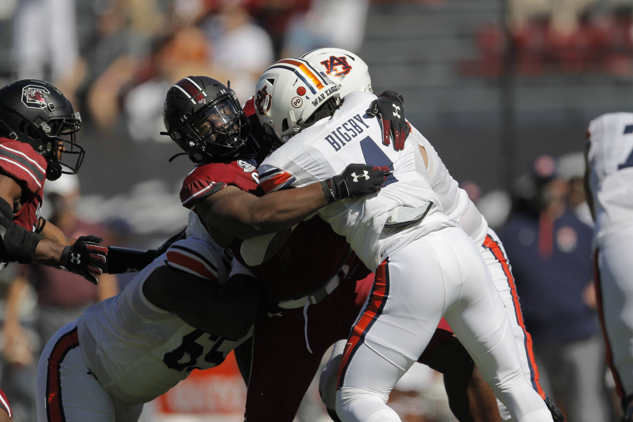 Keir Thomas vs Auburn, 10/17/2020, Williams-Brice Stadium, Photos by Travis Bell