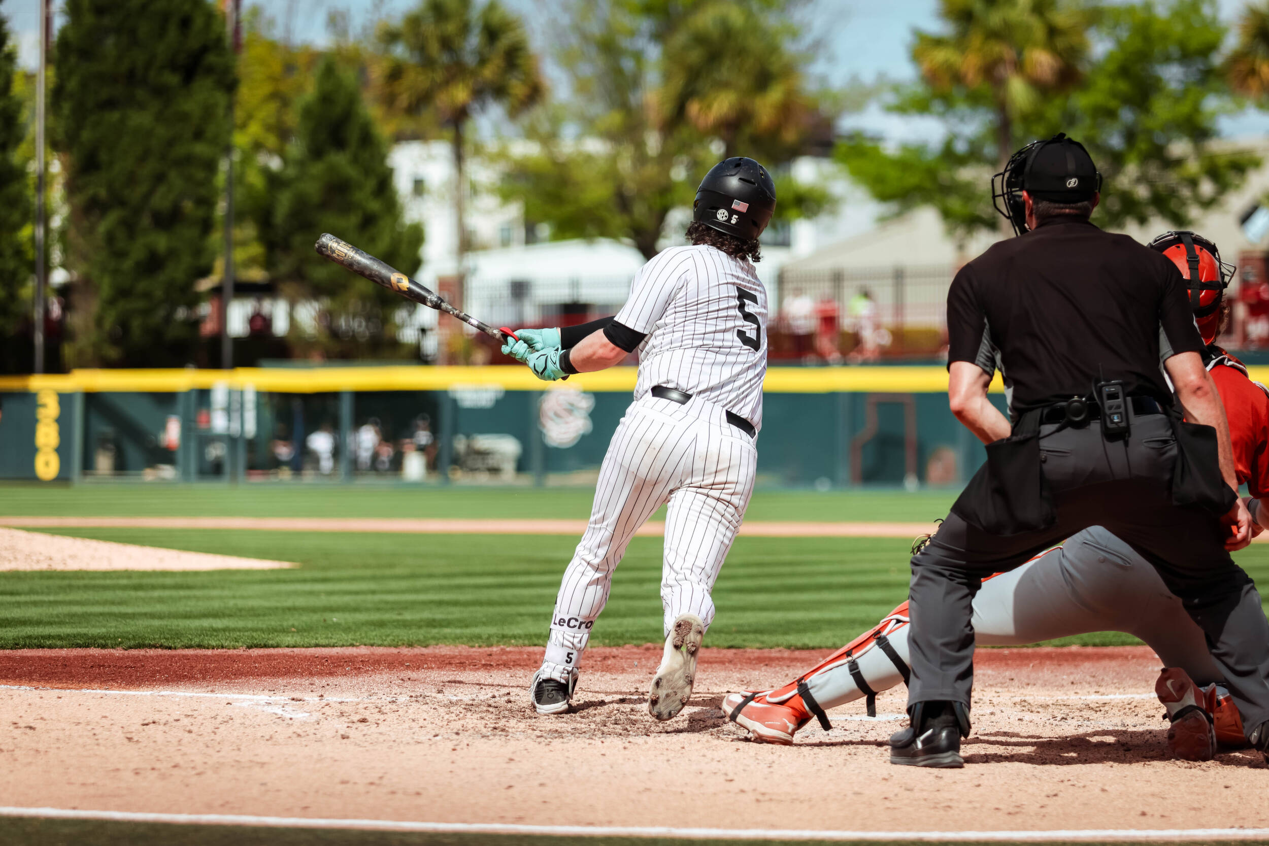 Baseball Falls to No. 2 Texas, 4-1