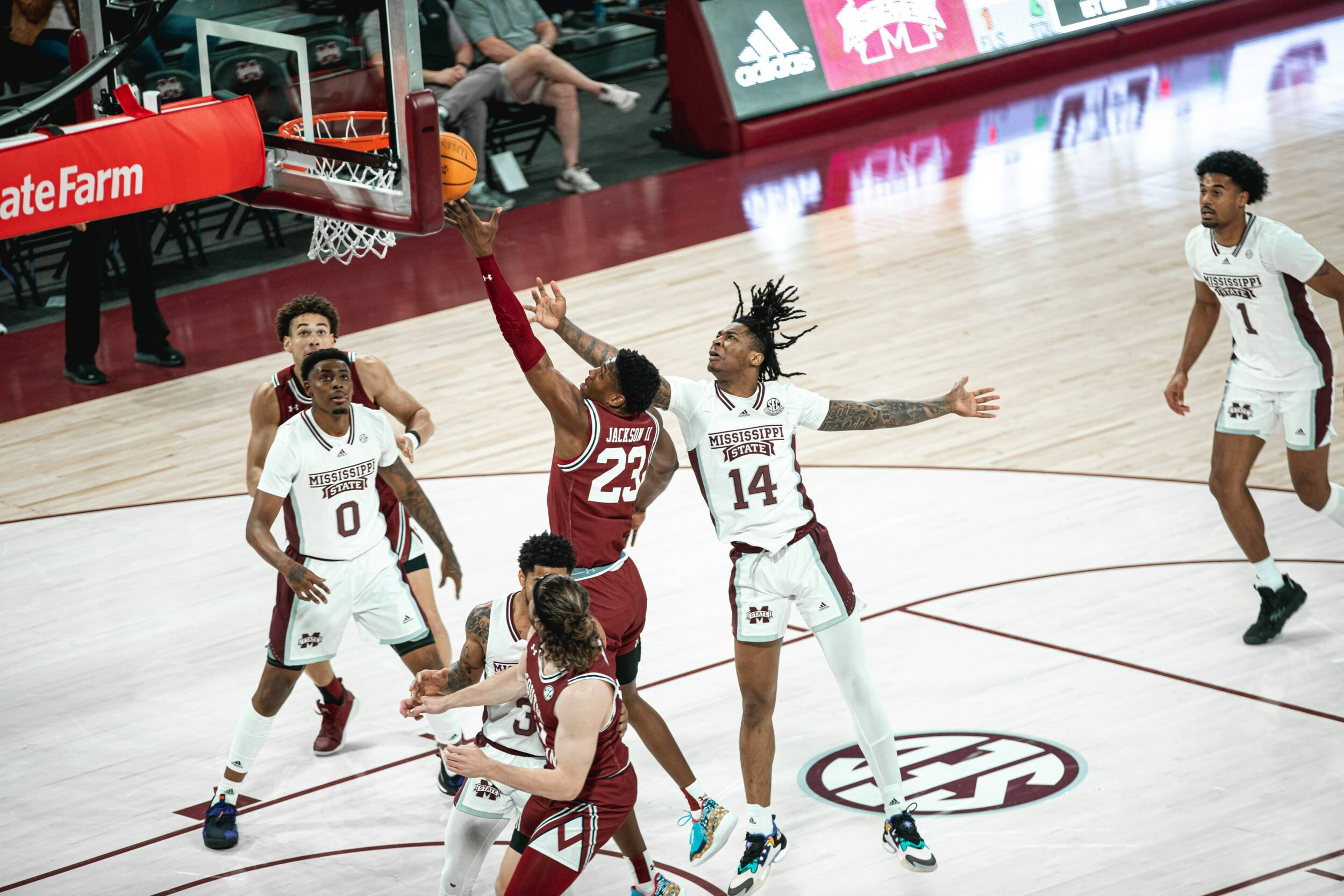 Gamecocks Drop Tight Game at Mississippi State, 74-68