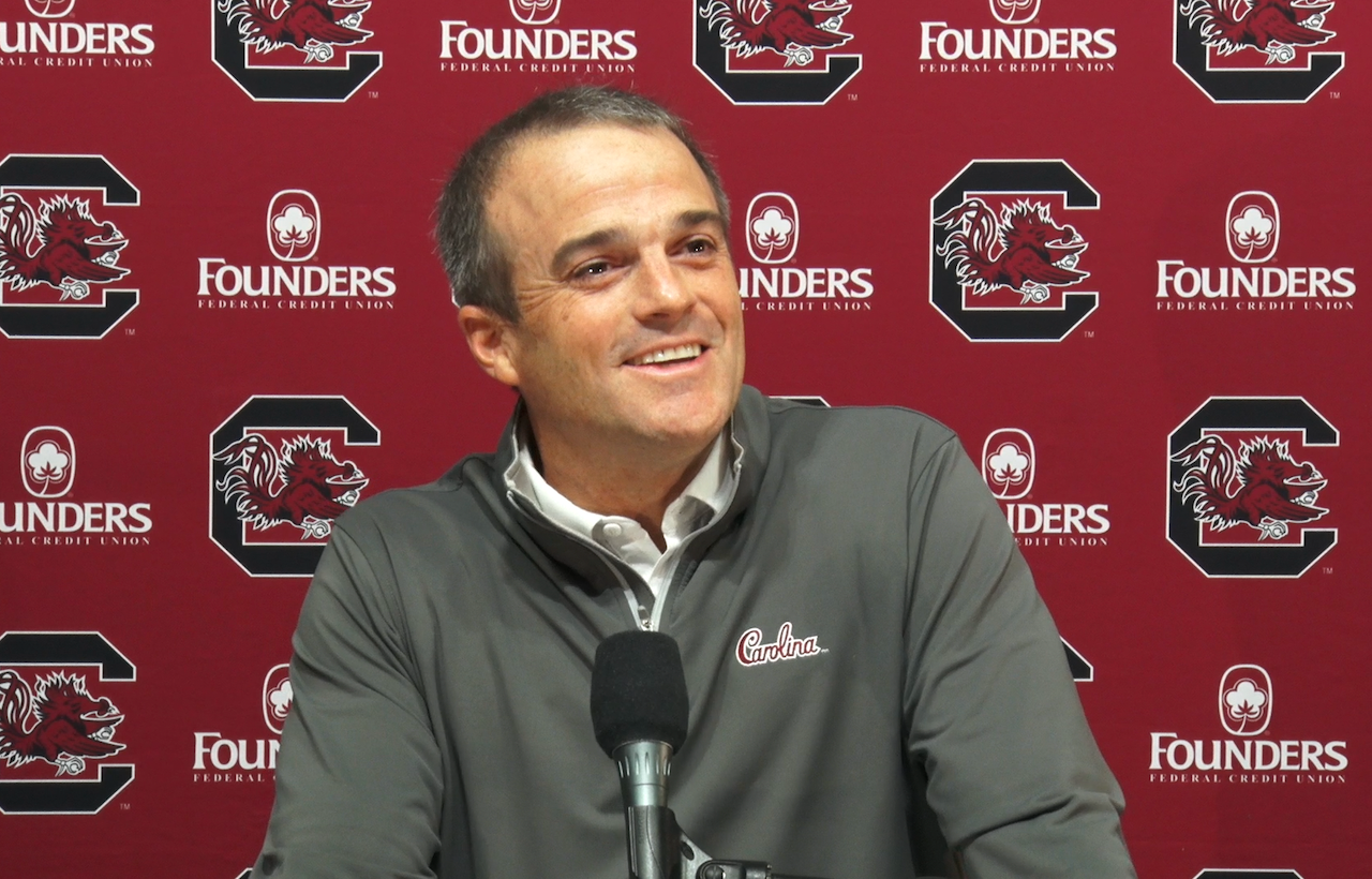 Video: Shane Beamer Introduces New Offensive Coordinator Dowell Loggains