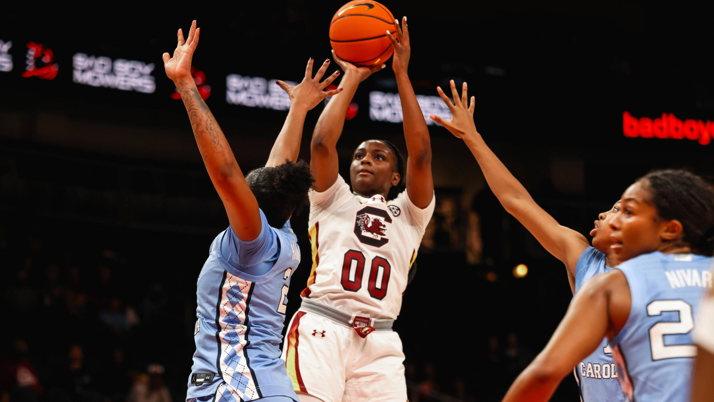 No. 2 Gamecocks Outshoot No. 11 North Carolina