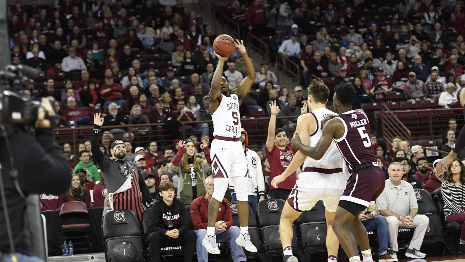 South Carolina uses strong first half to top Texas A&M, 74-54