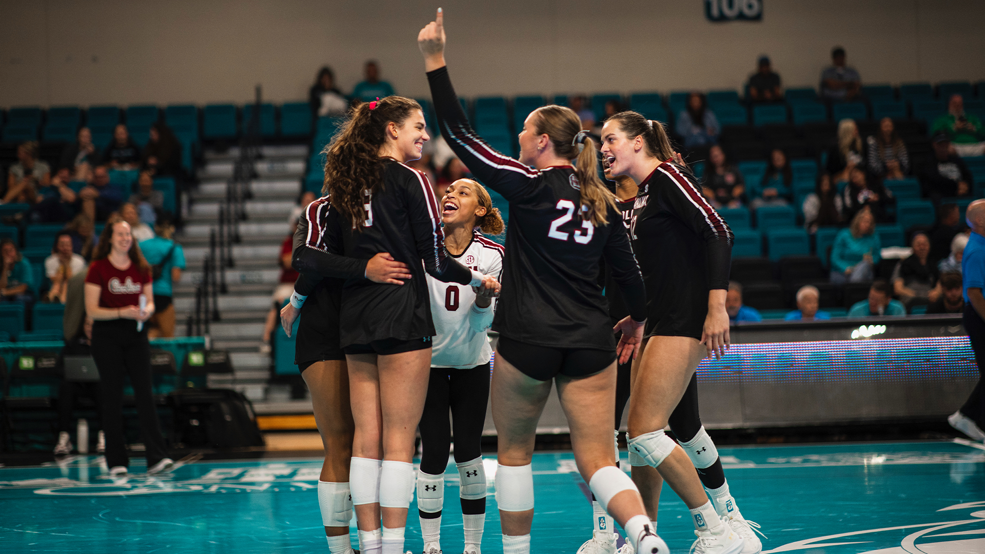 Gamecocks Defeat Coastal Carolina in Five Sets to Earn First Road Win