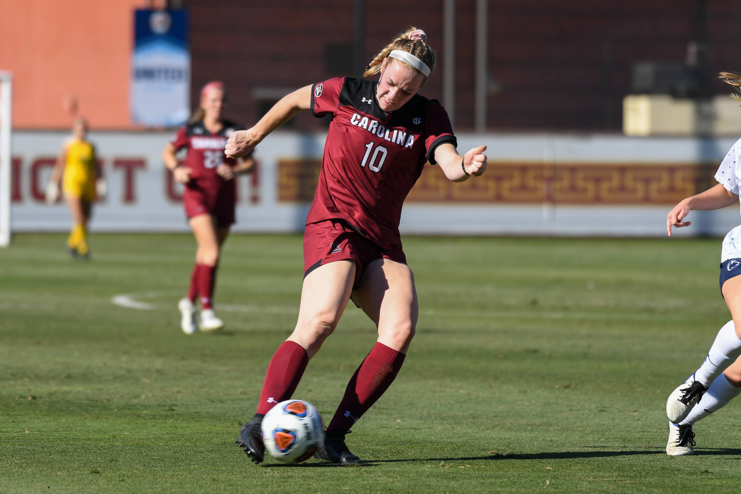 Gamecocks Roll Past Georgia State 6-0 with Help From a Cat-Trick