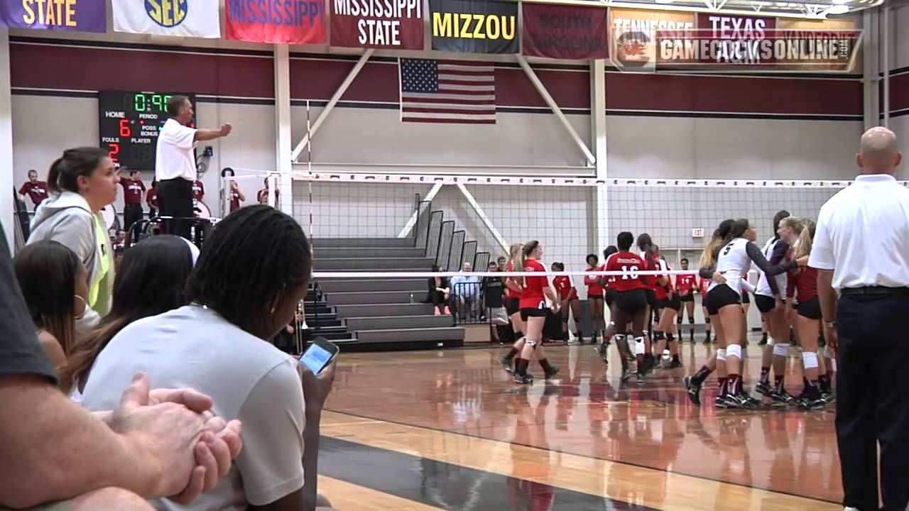 Volleyball Opens Season With Sweep of Gardner Webb