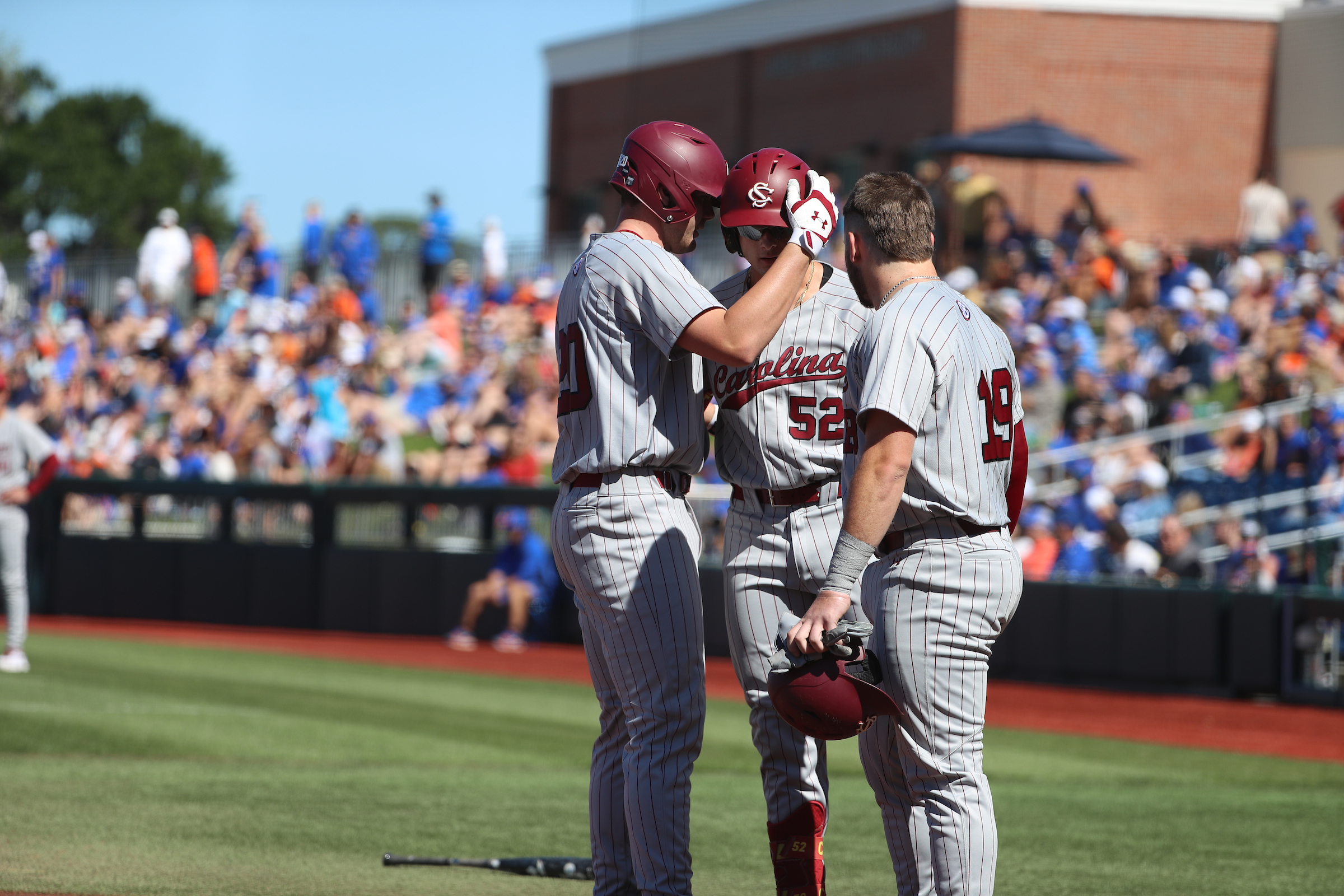 Baseball Clinches Series Win with One-Run Victory at Florida