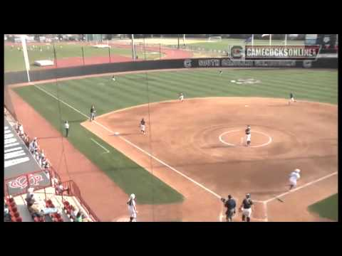 Ashlyn Masters' Blast Gives Gamecocks 2-1 Win over No. 13/15 Texas A&M