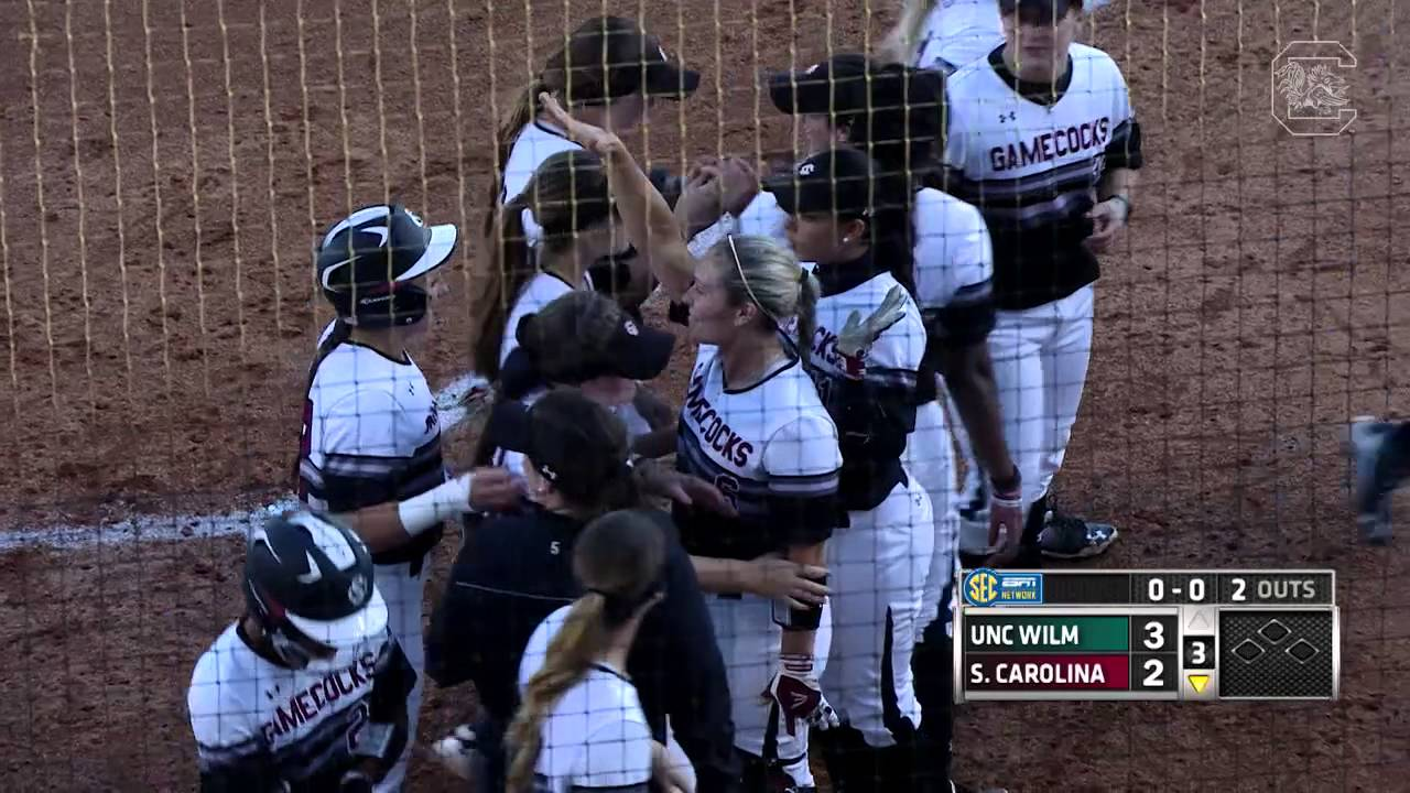 HIGHLIGHTS: Softball Defeats UNC Wilmington 7-5 (4/5/16)