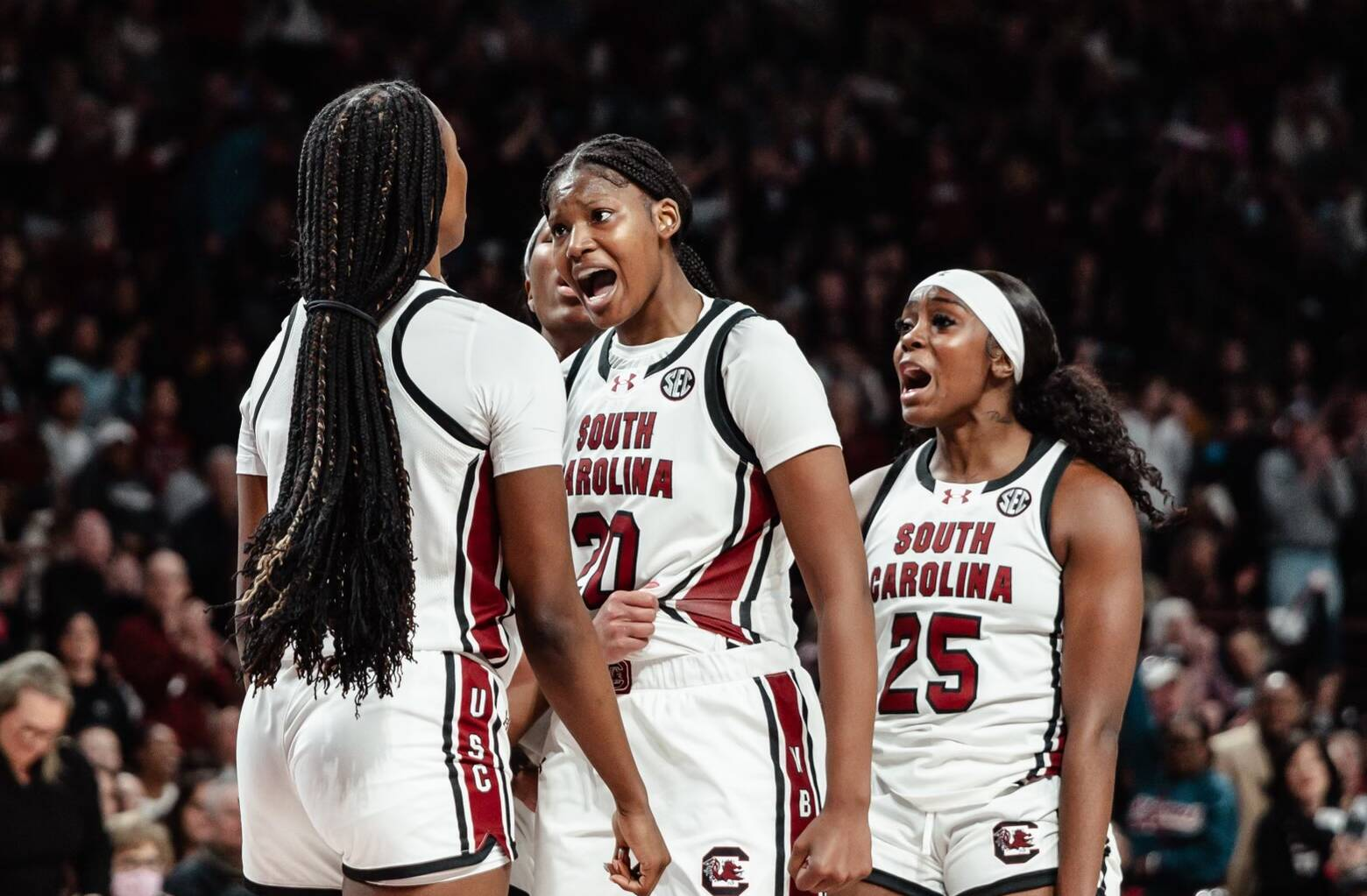 WBB: No. 2 South Carolina routs No. 5 Texas 67-50 for 11th straight win