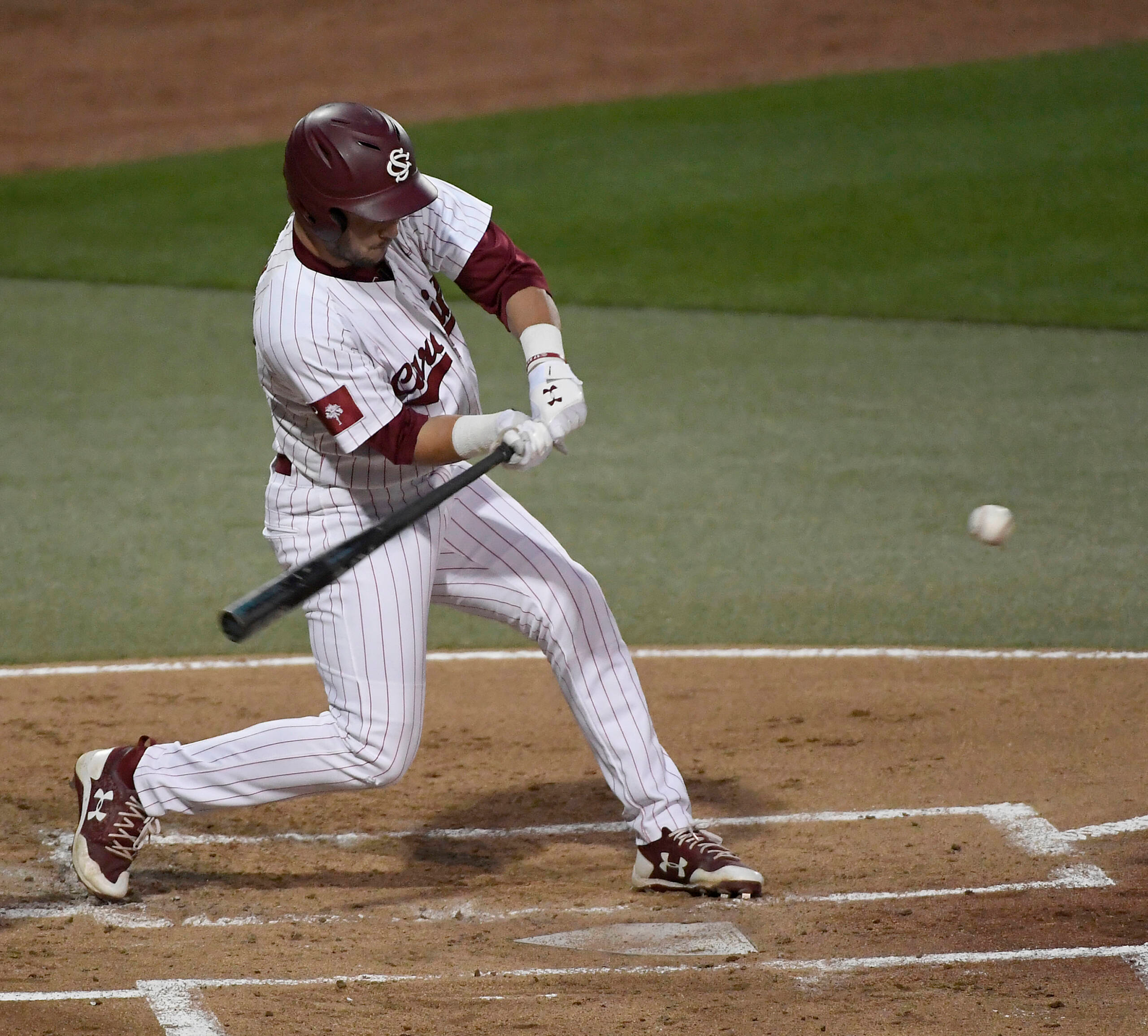 Early Offense and Hill Help Baseball to 6-1 win over Tennessee