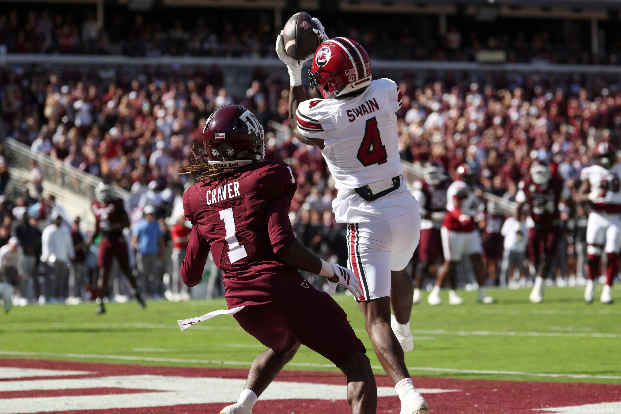 Football Falls to No. 3 Texas A&M