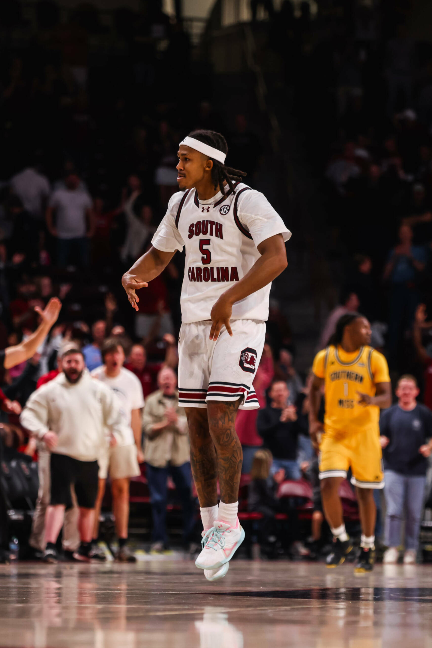 Johnson's Career Night Rallies Gamecocks Past Southern Miss