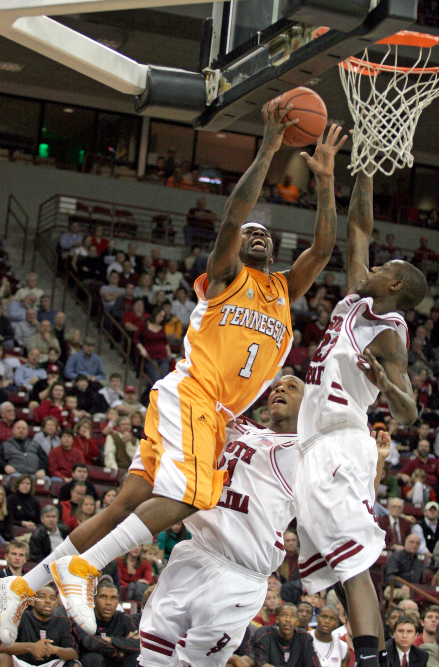 Tennessee Tops South Carolina, 80-56