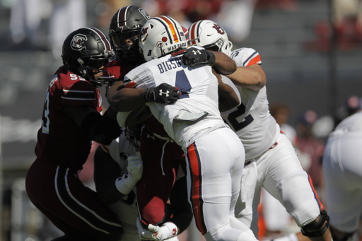 Keir Thomas vs Auburn, 10/17/2020, Williams-Brice Stadium, Photos by Travis Bell