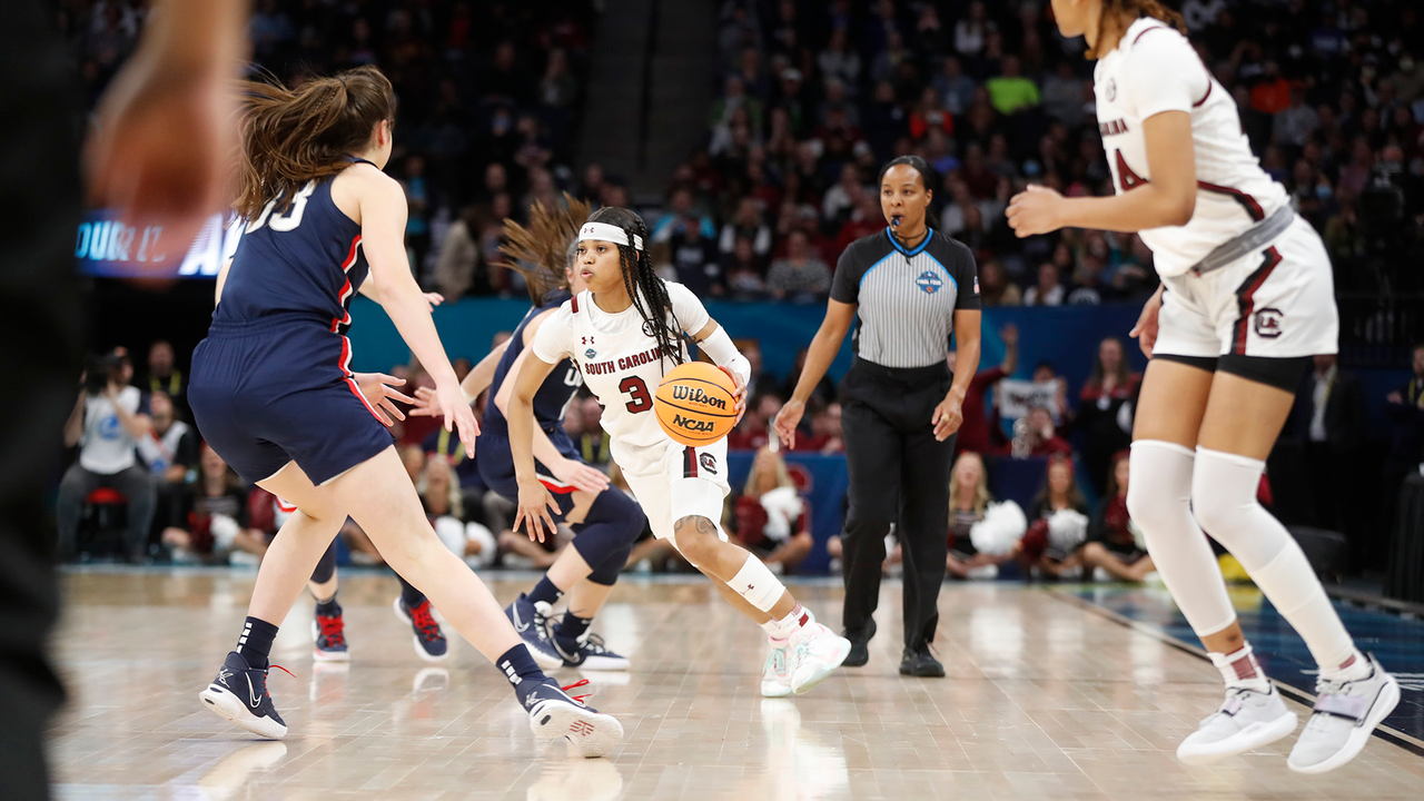 Destanni Henderson vs. Connecticut