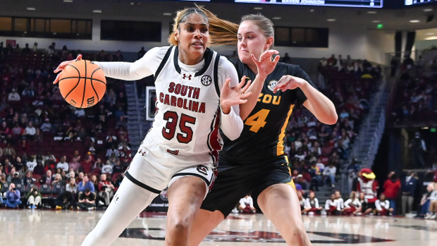 Sakima Walker backs down a defender in the paint against Missouri, 2/8/24