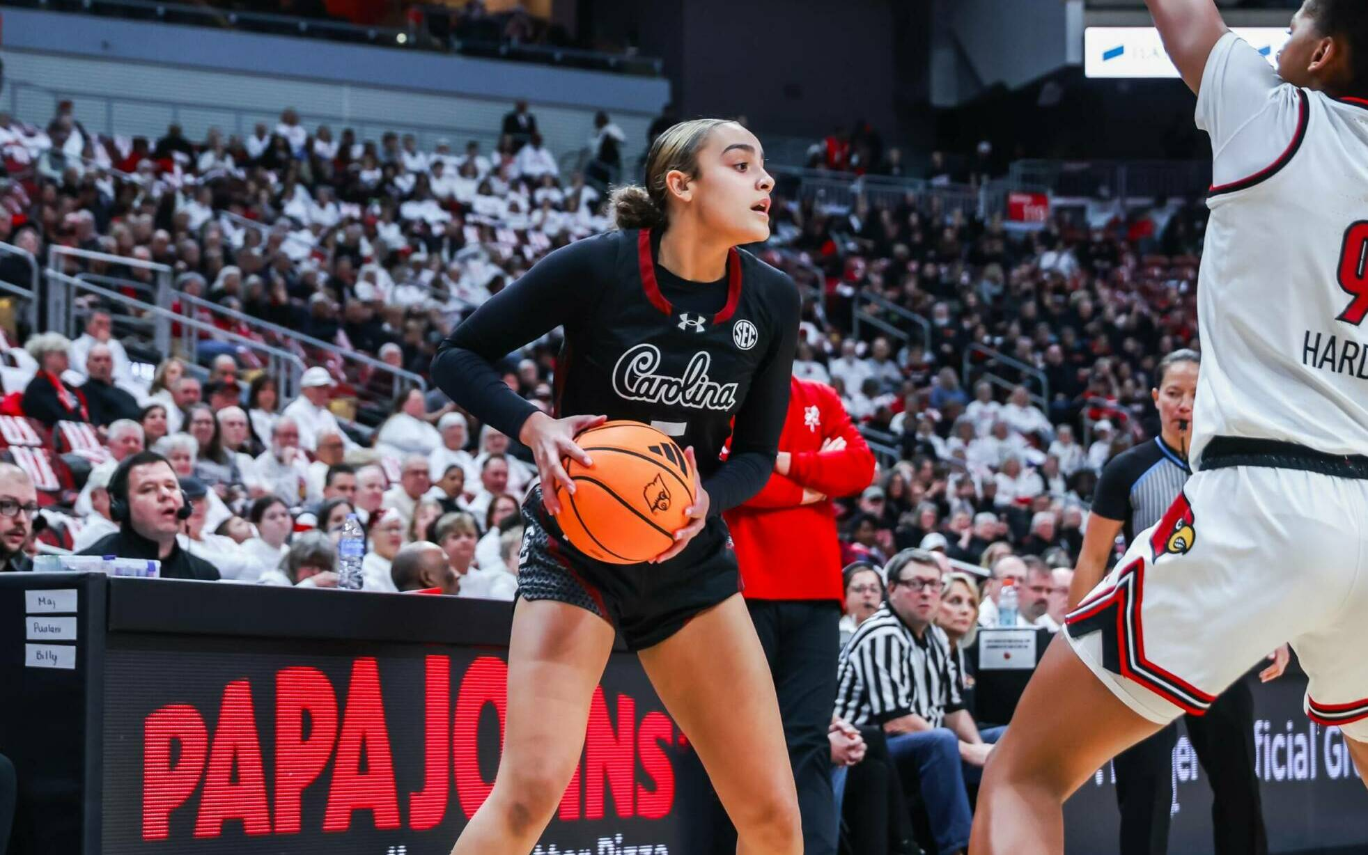 No. 3 South Carolina outlasts No. 22 Louisville in ACC/SEC Challenge