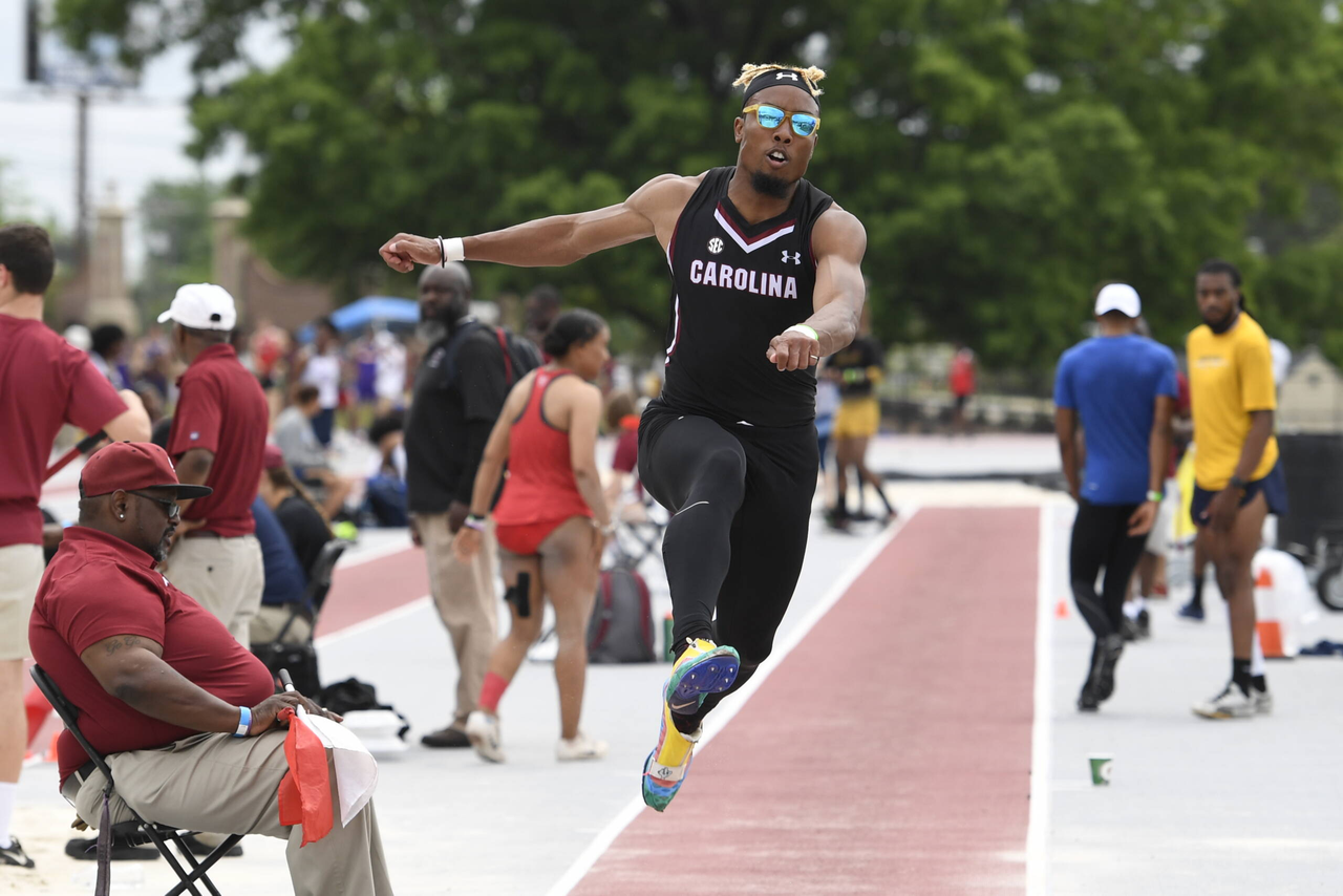 Yann Randrianasolo jumps a PR of 8.07m at the 2019 Gamecock Invitational | April 13, 2019 | Photo by Allen Sharpe