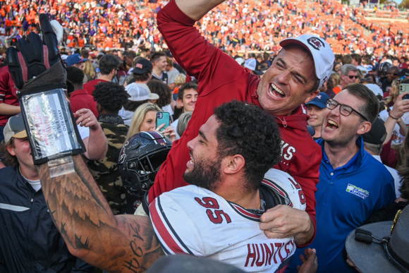 South Carolina beats Clemson for 2nd straight top-10 win