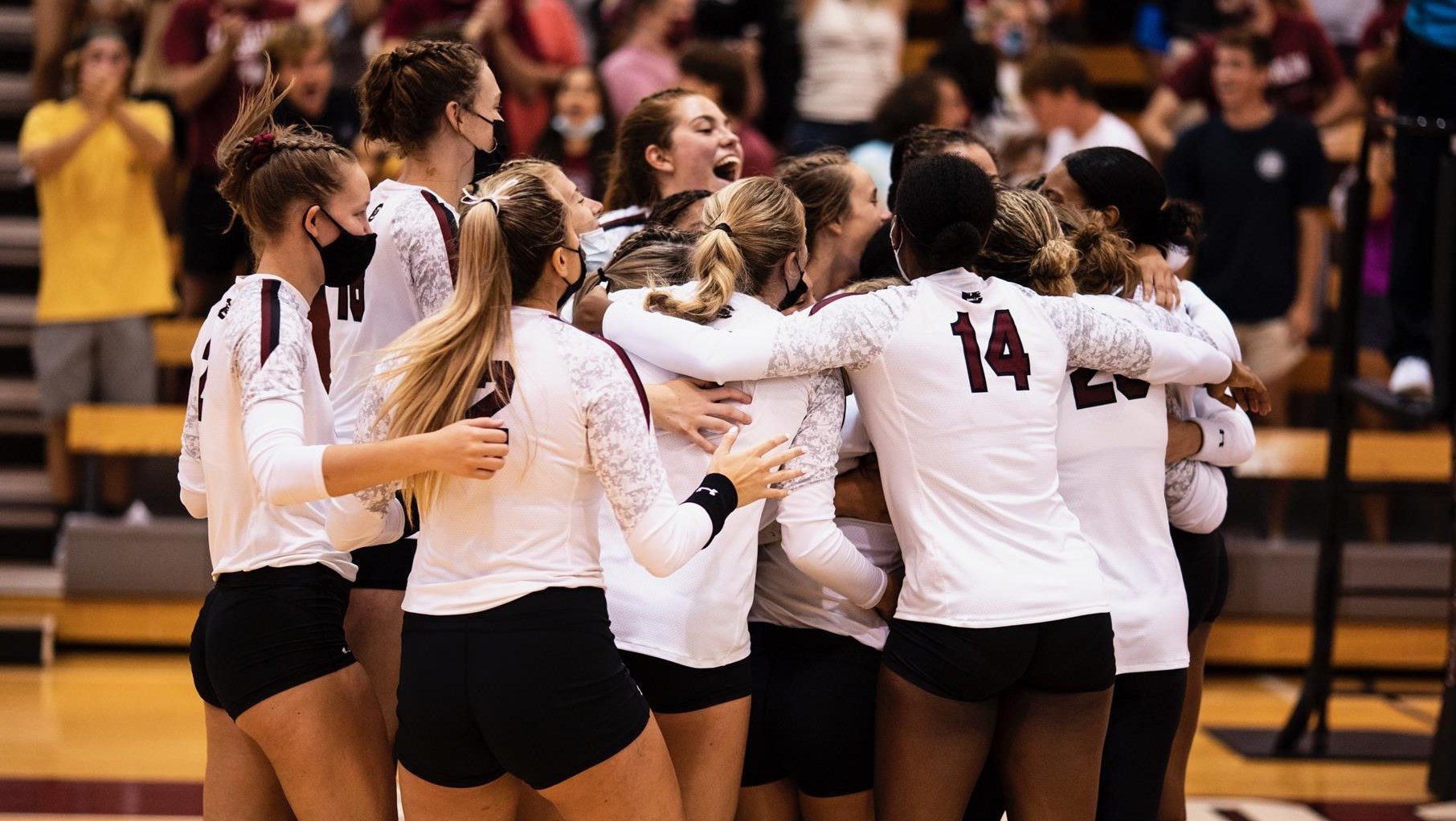 Volleyball Upsets No. 18 Washington State in Season Opener