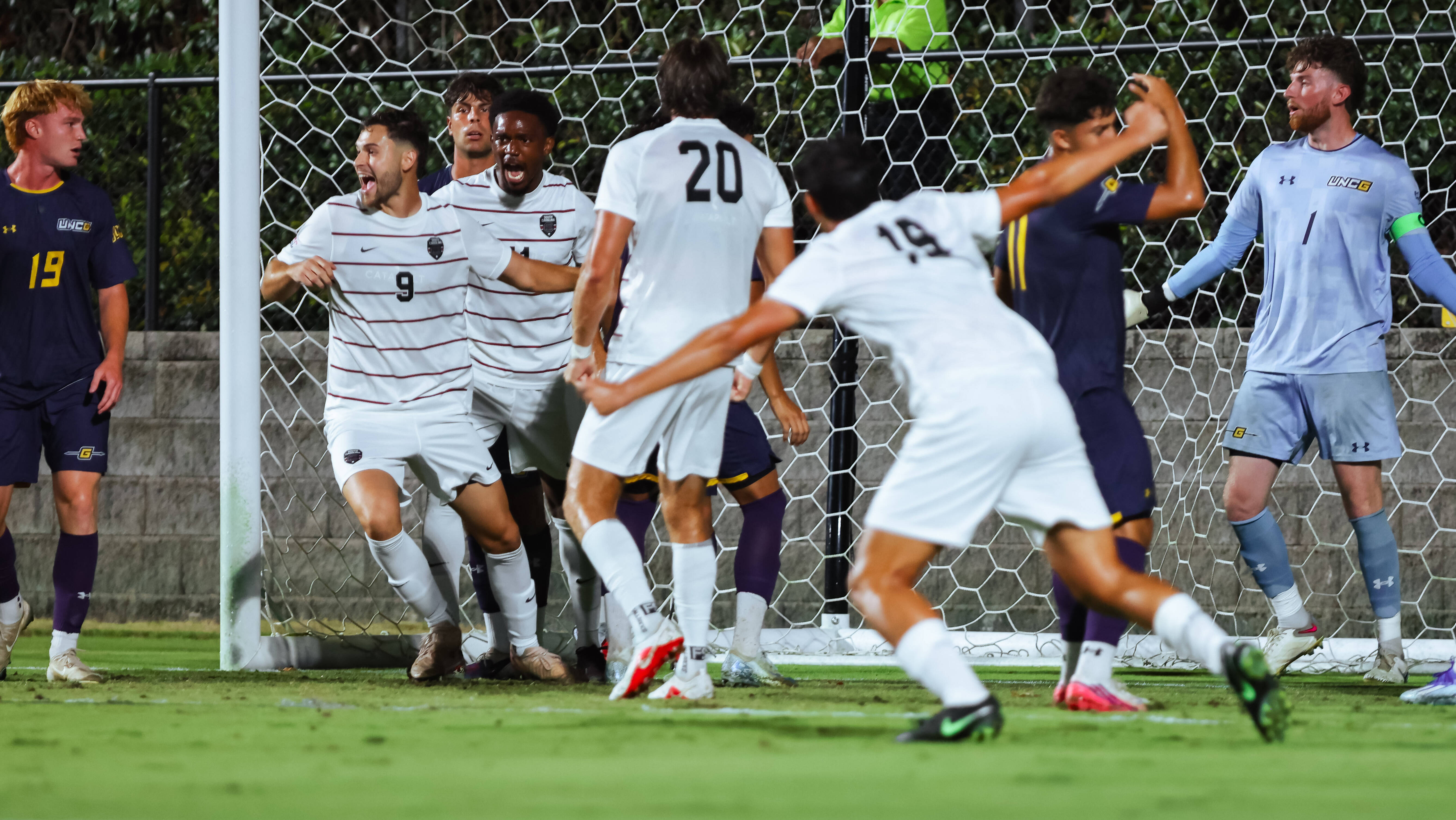No. 6 Men’s Soccer Continues Winning Streak, Downs Spartans