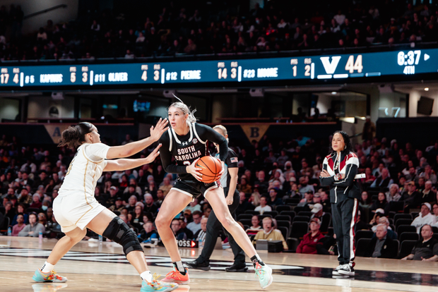 Chloe Kitts looks to drive on a Vanderbilt defender, 2/23/25
