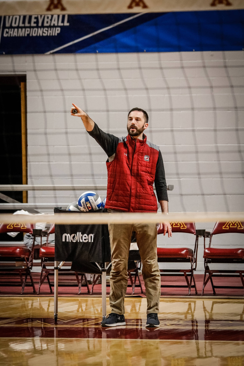 Head Coach Tom Mendoza